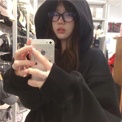 小镇大谎 海报